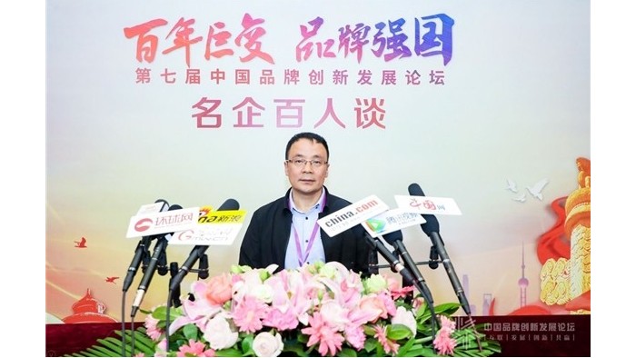 百華鞋業(yè)董事長牛興華